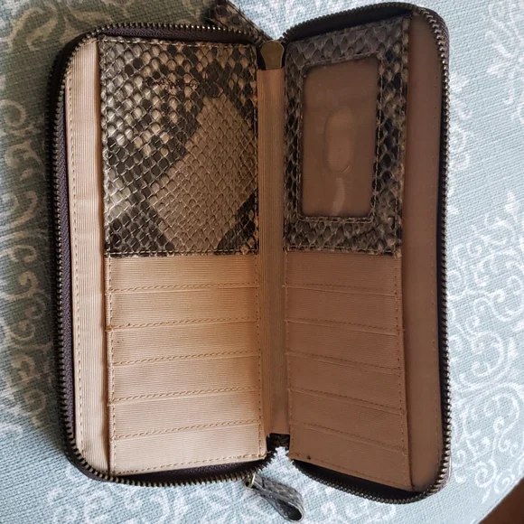 Jessica Simpson Wallet - Picture 3 of 4